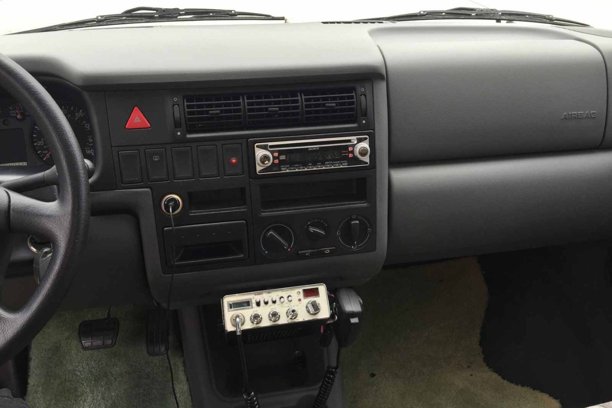 2002 Winnebago Rialta 22HD, 4