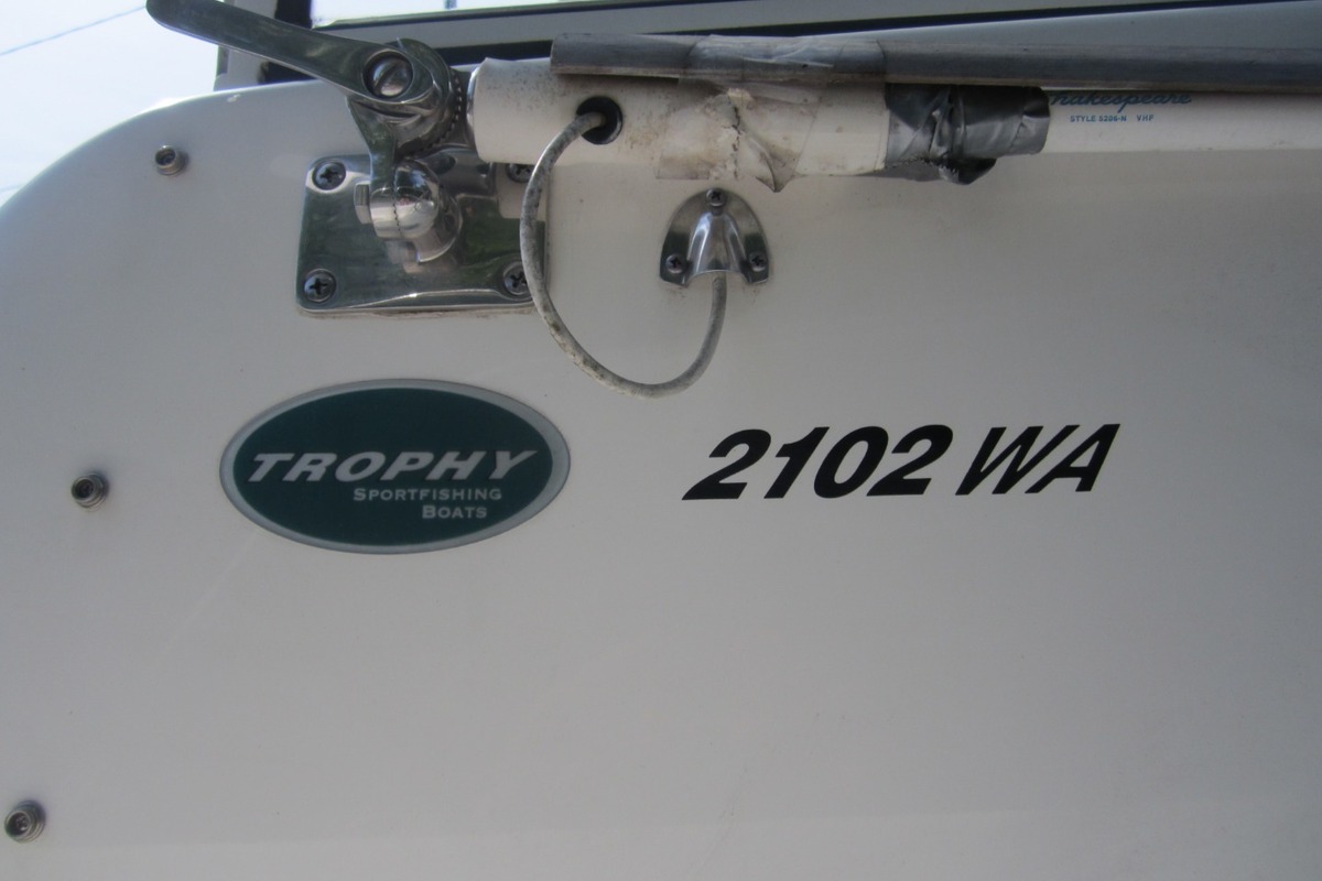 2011 Trophy Trophy 2102, 11