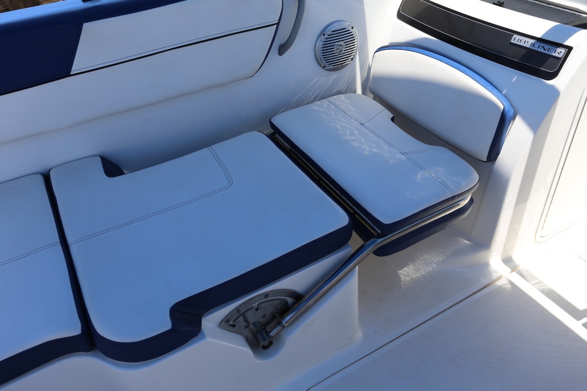 2016 Bayliner VR5, 4