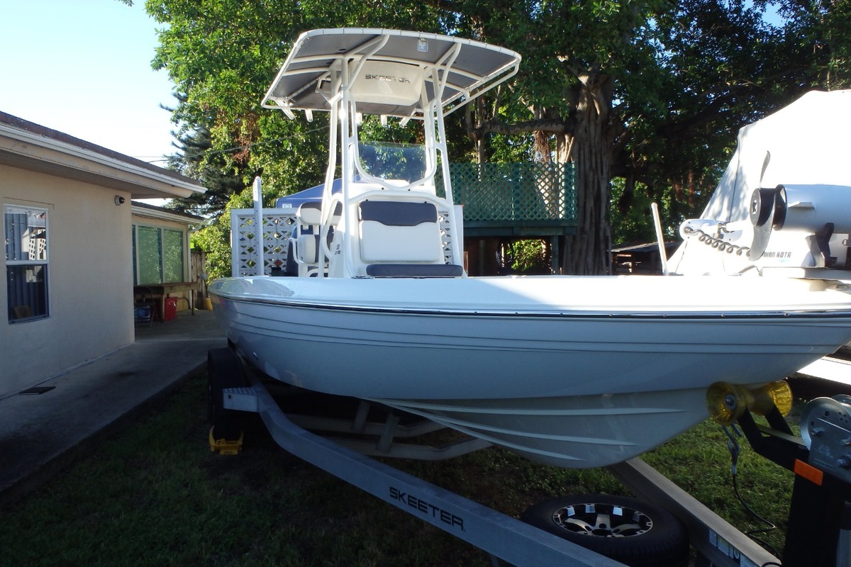 2016 Skeeter SX240, 0
