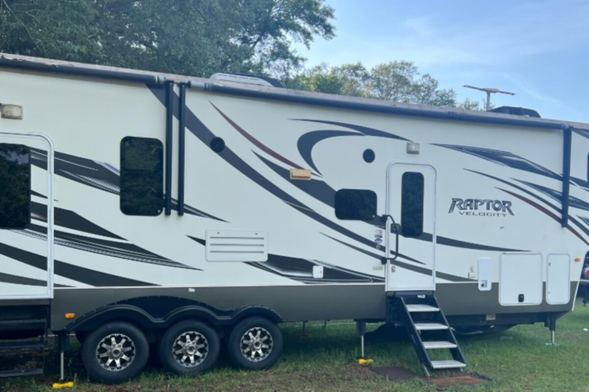 2013 Keystone Raptor Velocity 365LEV13, 0