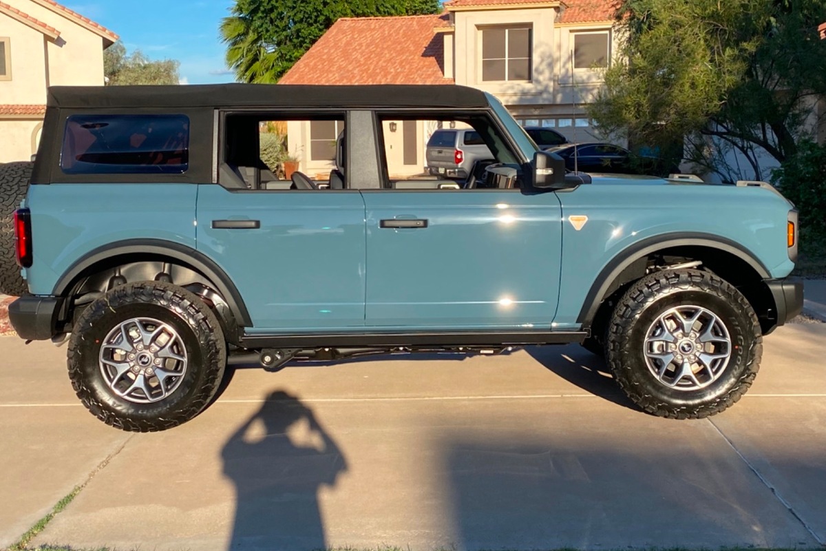 2022 Ford Bronco (4-door) Badlands, 1
