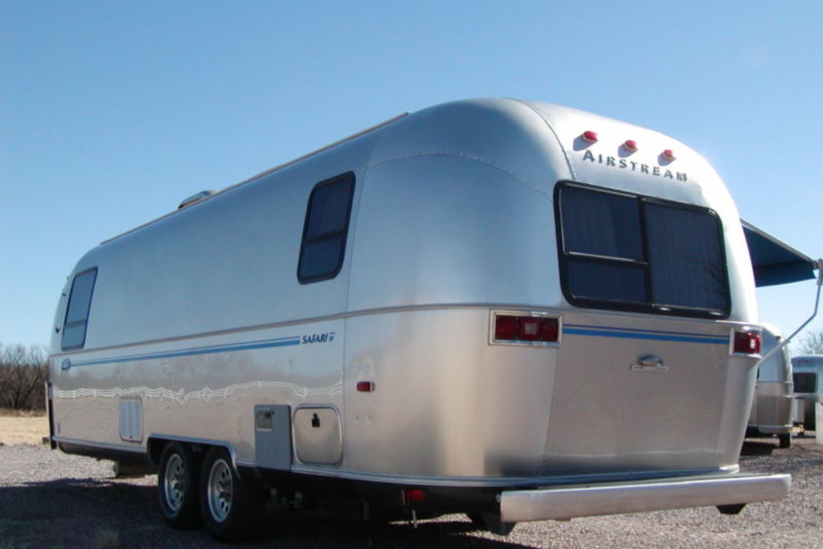 2001 Airstream Safari S-27B WB, 3