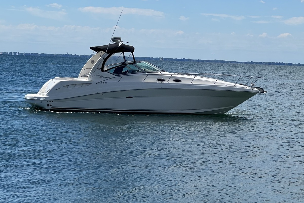 2005 Sea Ray 340 Sundancer, 1