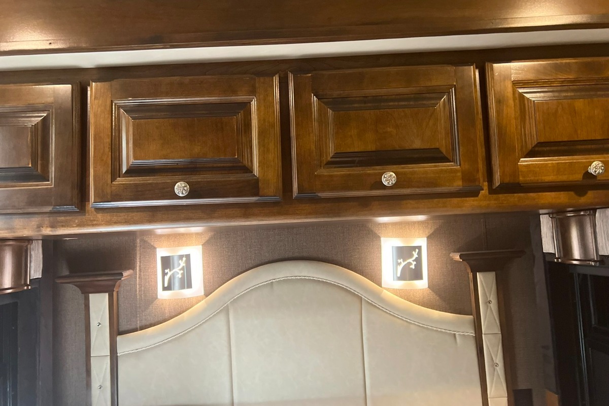 2016 Tiffin Allegro 36 LA, 17