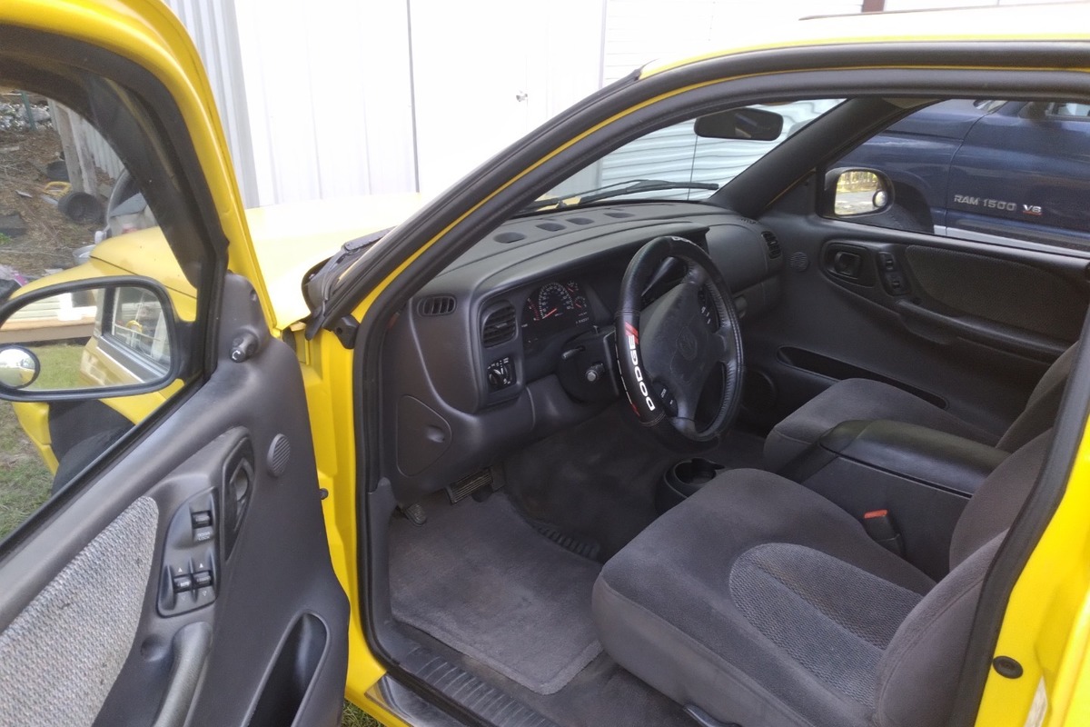 1999 Dodge Dakota R/T, 7