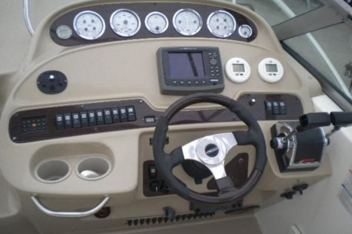 2003 Chaparral 320 Signature, 2