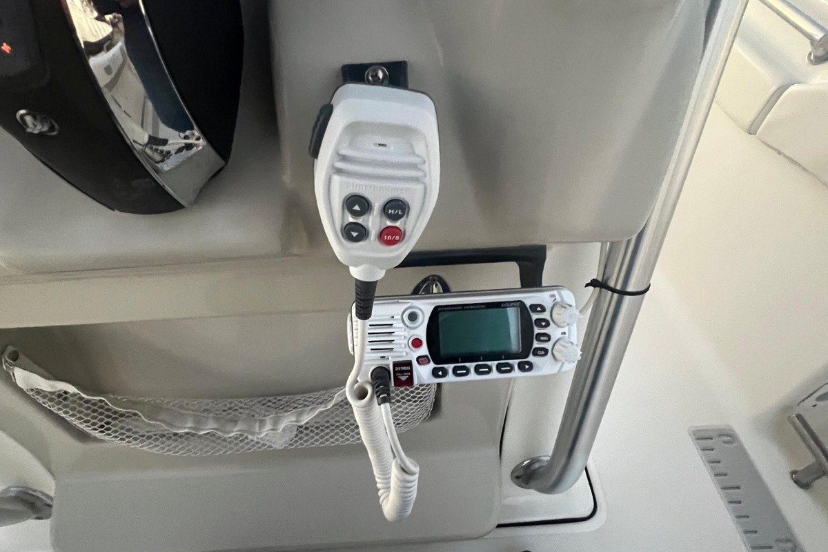 2016 Pioneer 222 Sportfish, 8