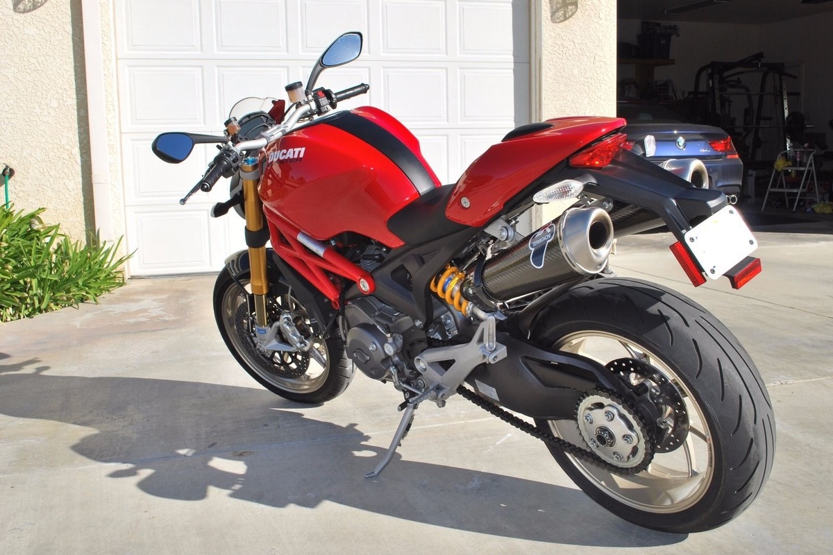 2009 Ducati Monster, 1