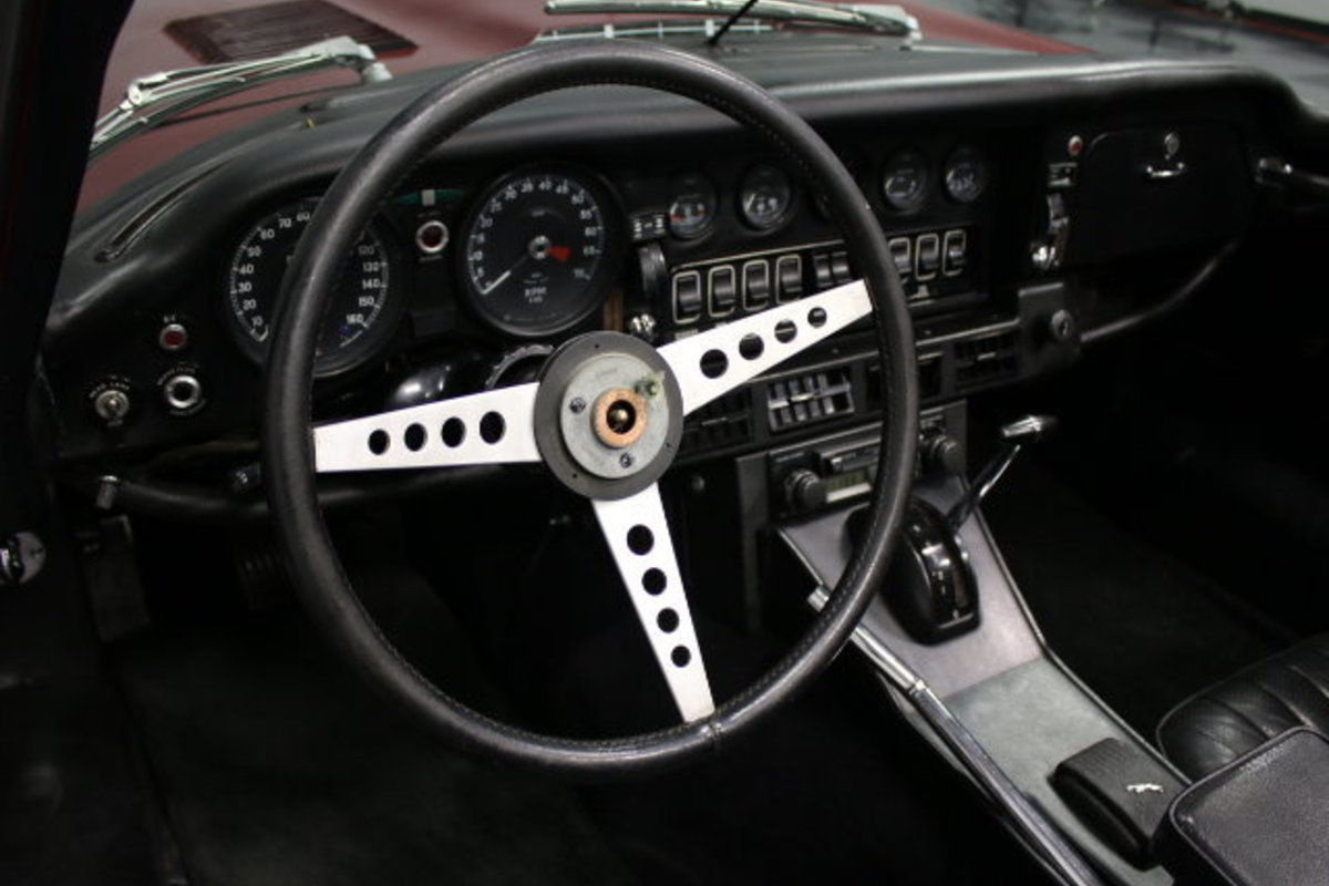1974 Jaguar XKE, 28