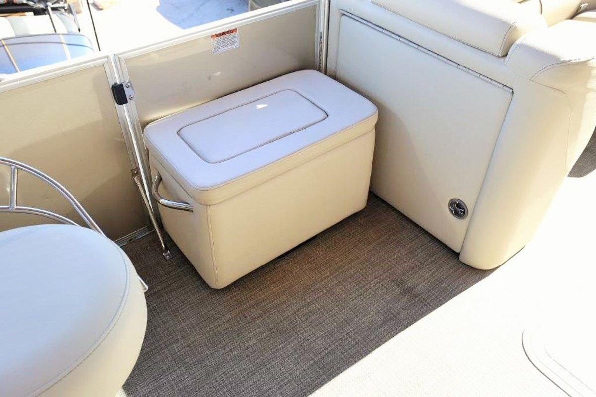 2016 SunChaser Eclipse 25, 13