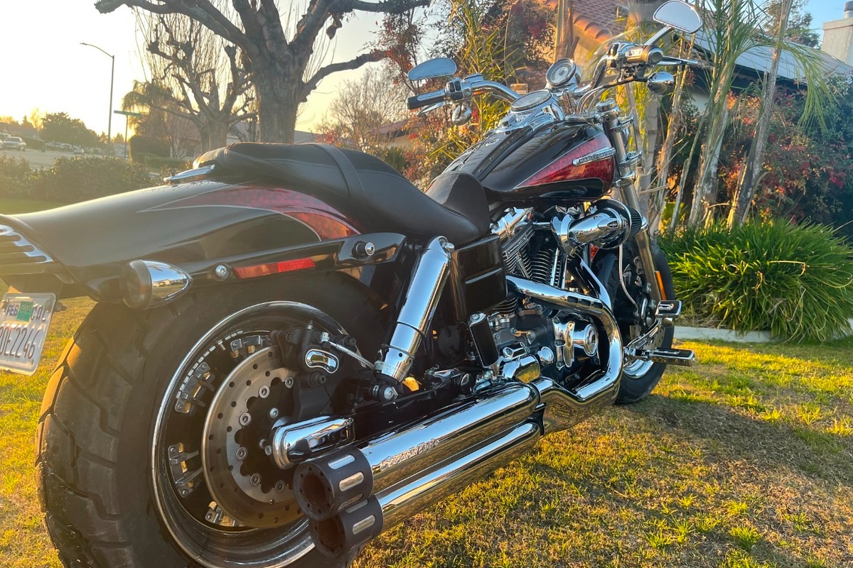2009 Harley-Davidson FXDFSE CVO DYNA FAT BOB, 1