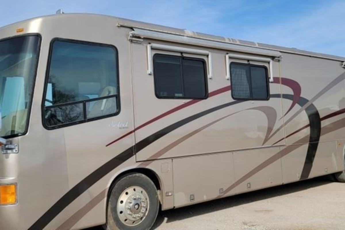 2002 Spartan K2 Travel Supreme, 1