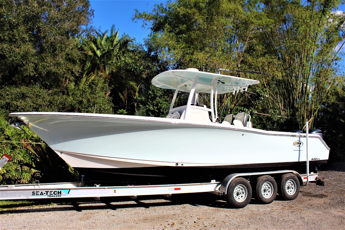 2014 Sea Hunt Gamefish 30, 1