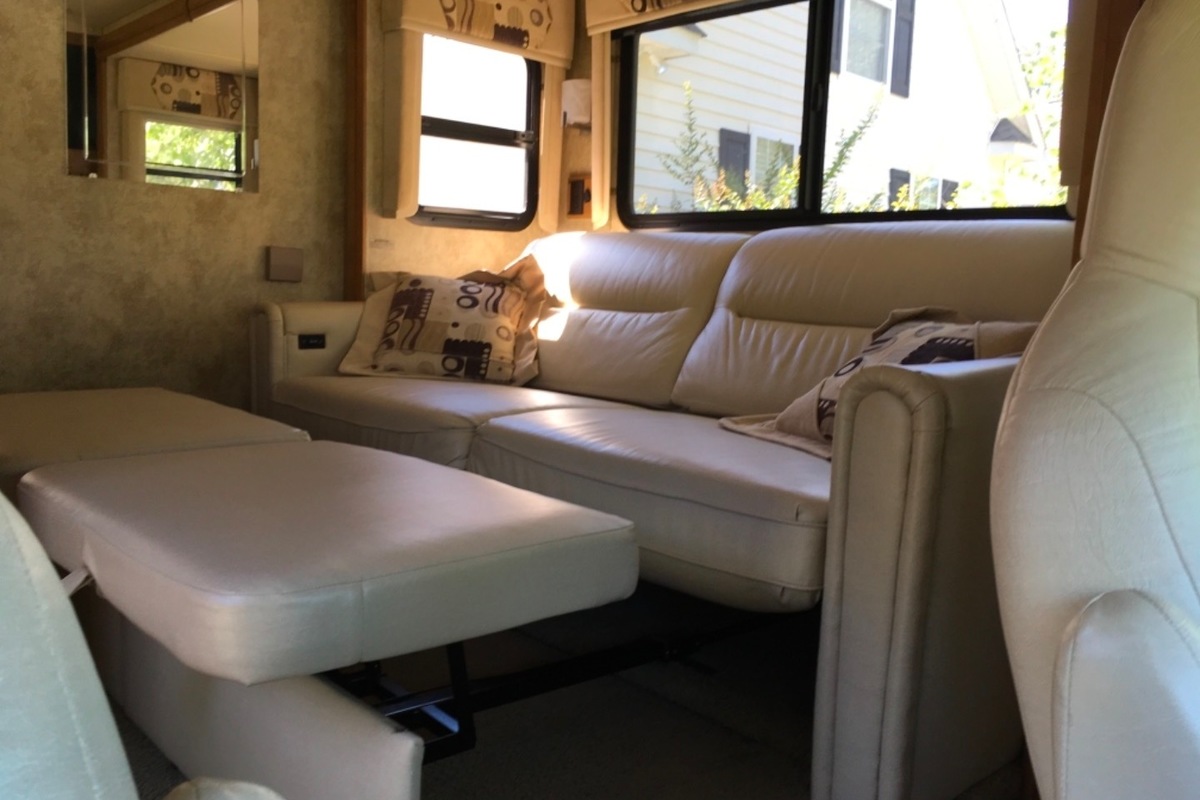 2012 Winnebago Aspect 28t, 10