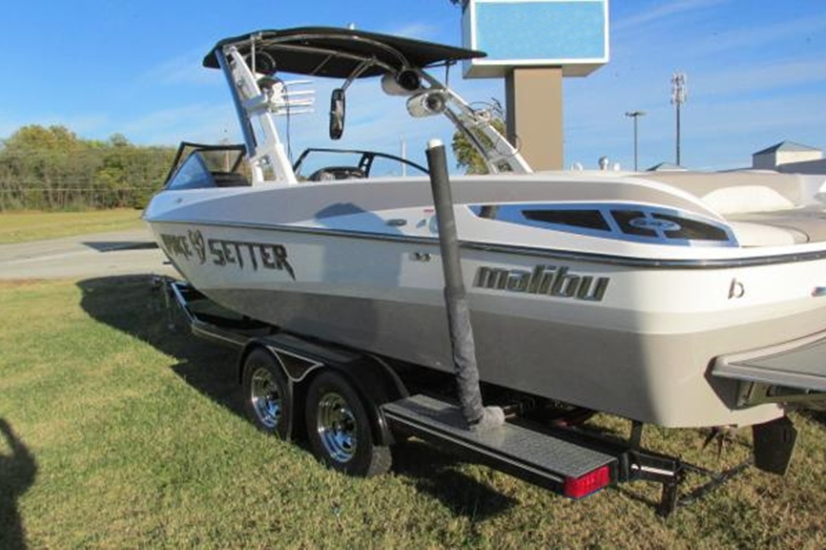 2012 Malibu Wakesetter 247 LSV, 2