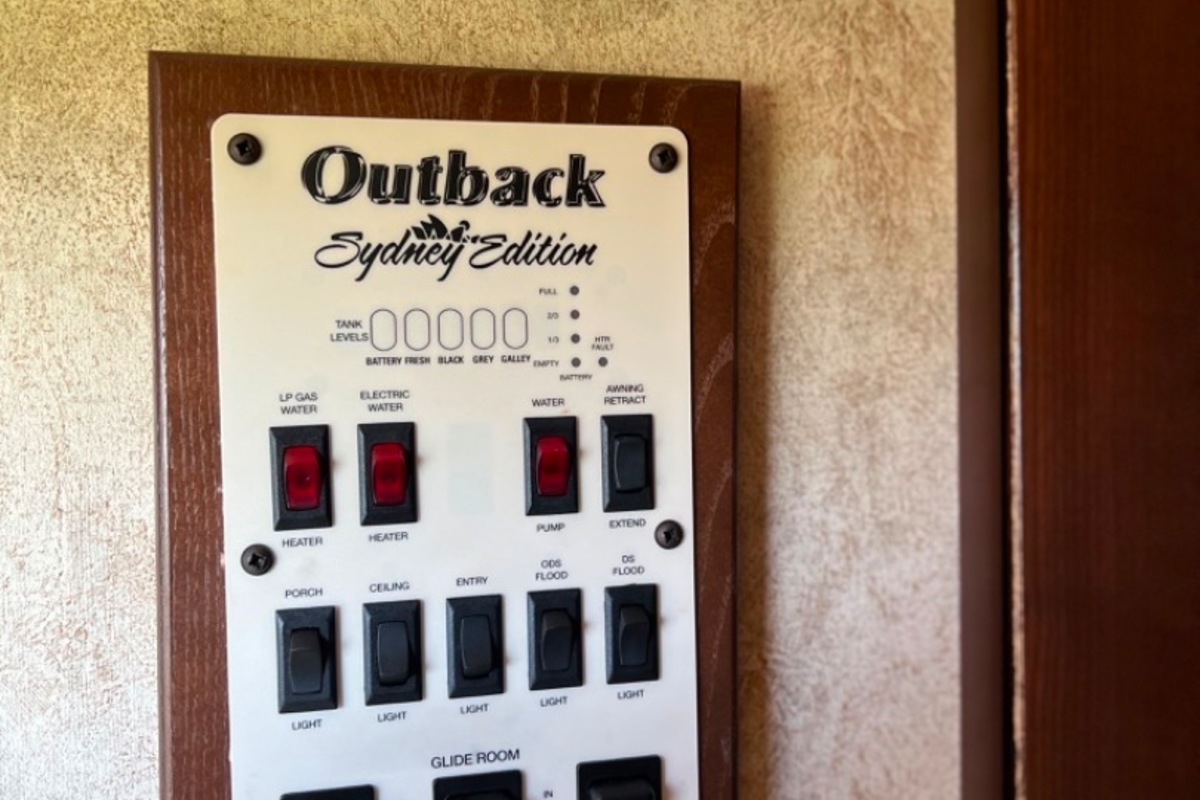 2013 Keystone Outback Sydney Edition, 7