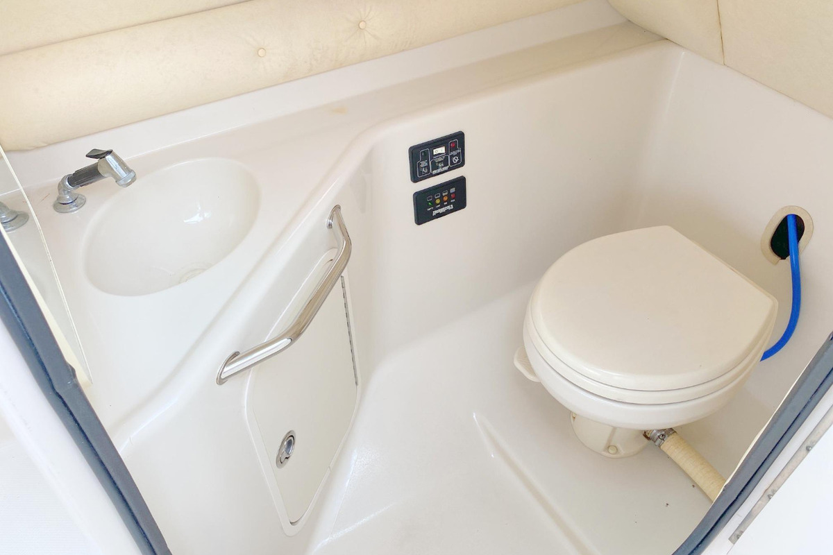 2006 Sea Ray 240 Sundeck, 16