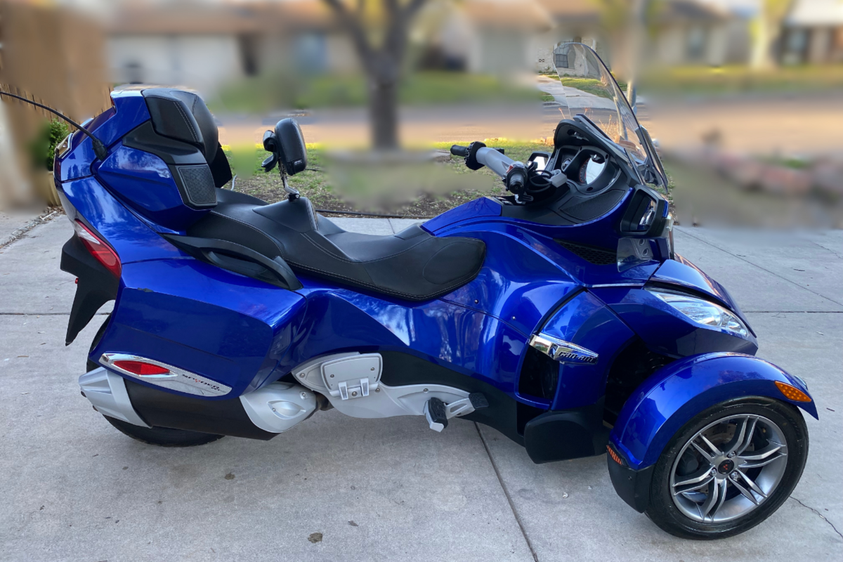 2012 Can-Am Spyder RT Limited, 3