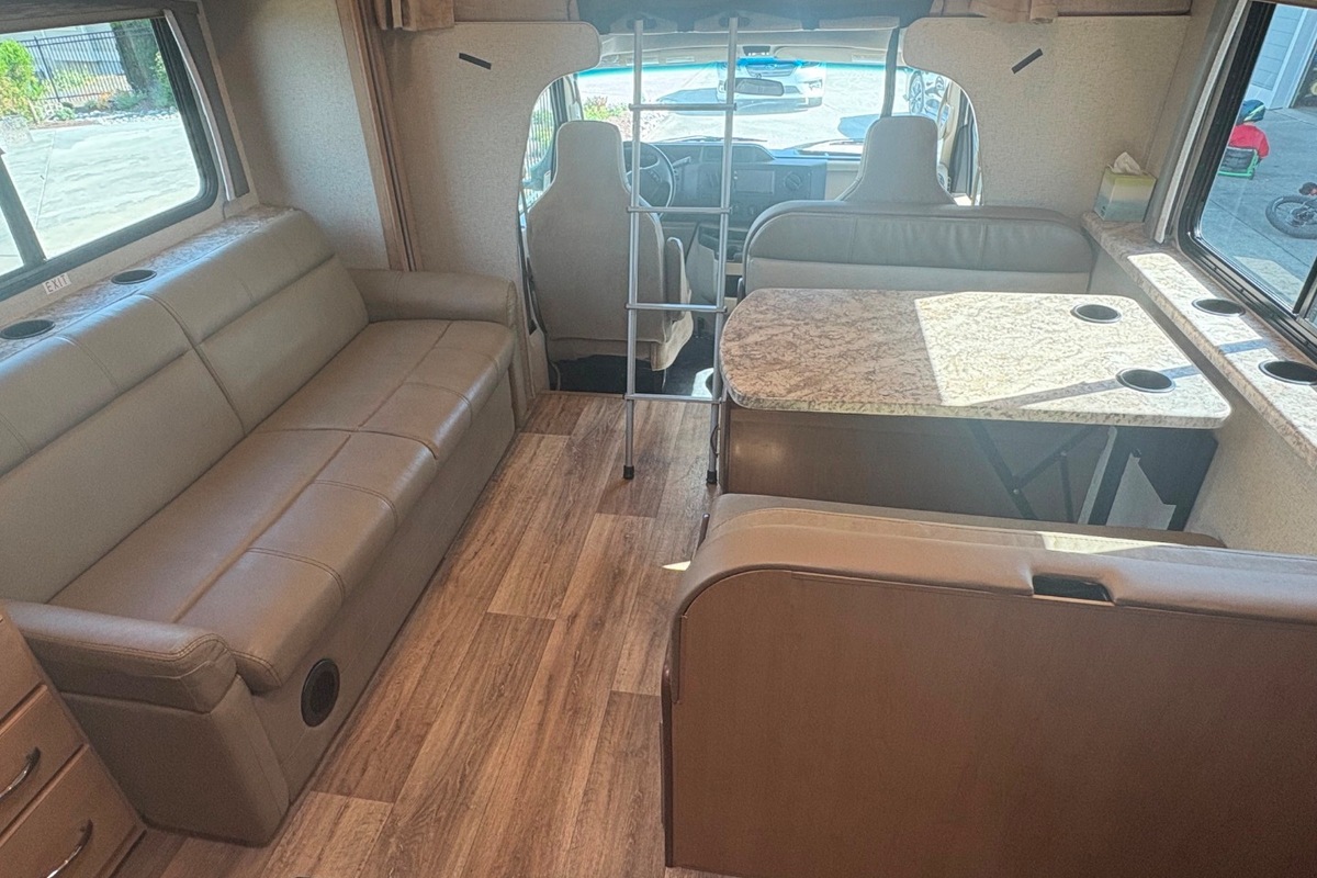 2021 Thor Four Winds 30D, 2