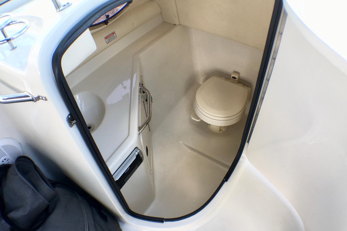 2004 Sea Ray 270 Sundeck, 10