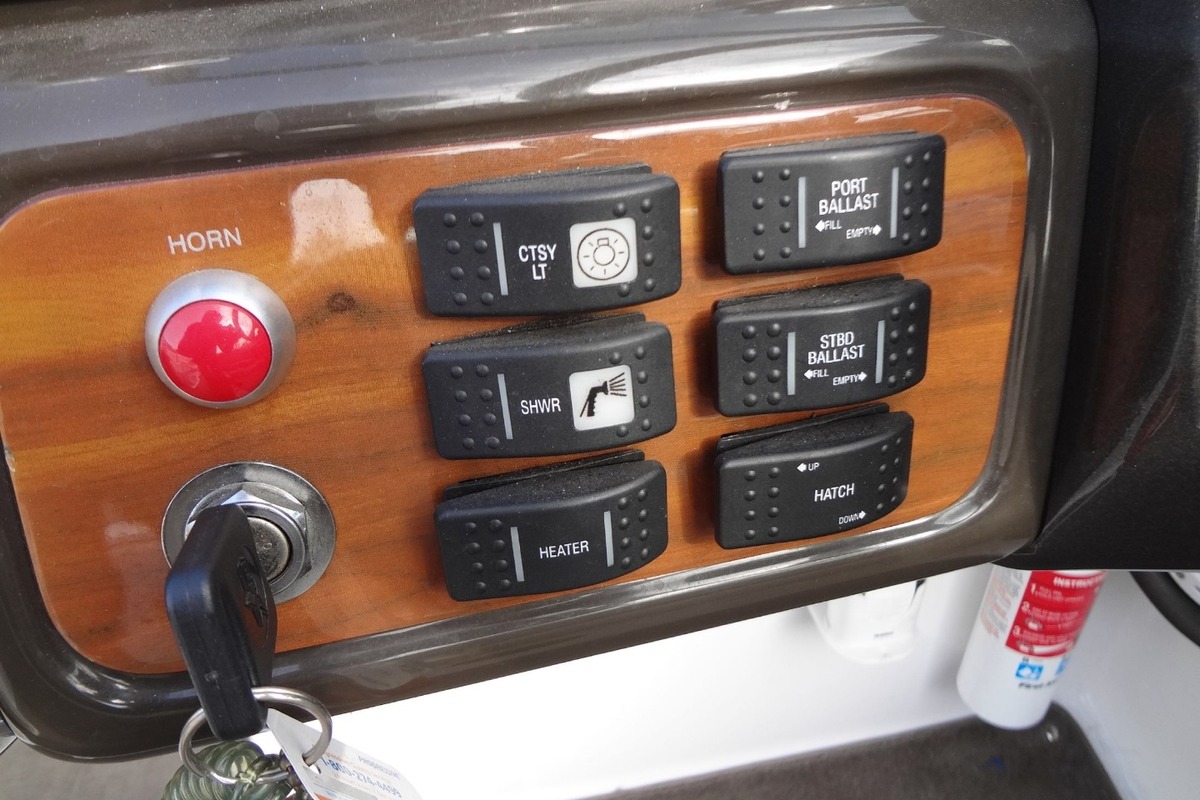 2005 MasterCraft MariStar 280, 25