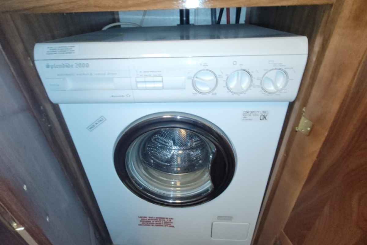 2001 Is holiday Rambler Endeavor 40PBD, 8
