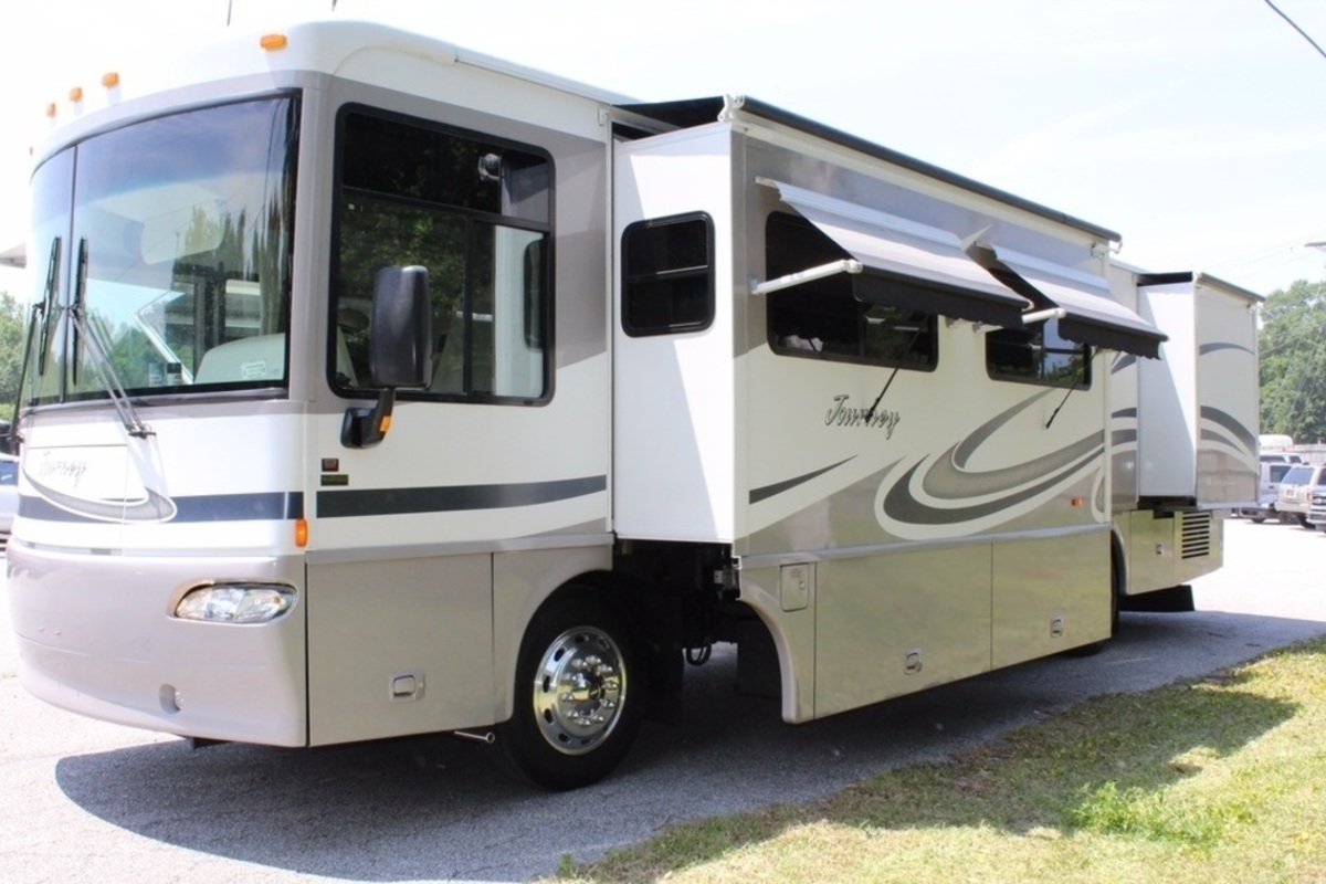 2005 Winnebago Journey 36G, 0