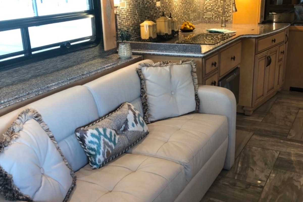 2016 Newmar London Aire 4519, 3