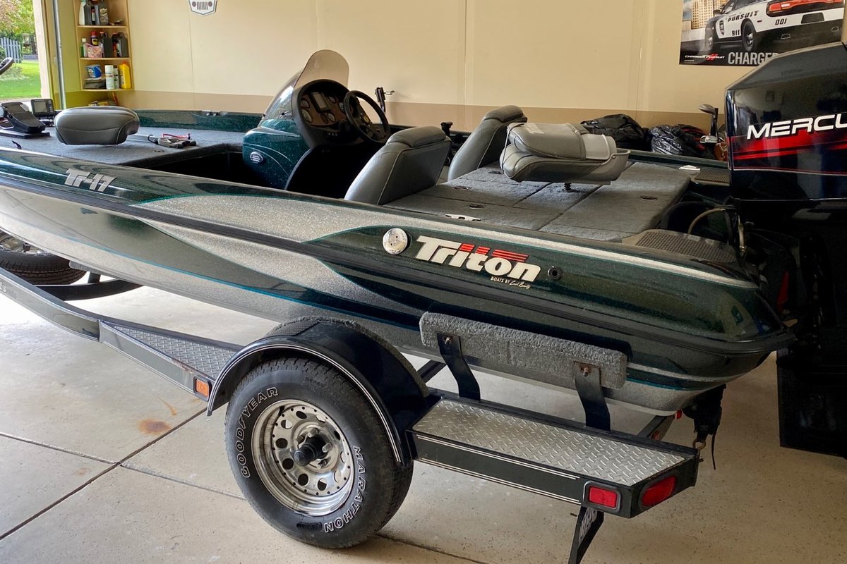 1998 Triton Boats TR17 in Oxford Twp, MI