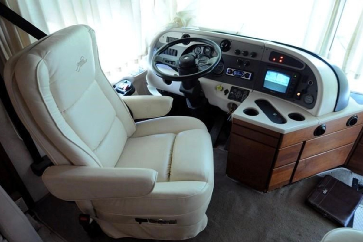 2002 American  Coach American  Eagle 40EQS    1Owner!! 37,512 Miles!!, 3