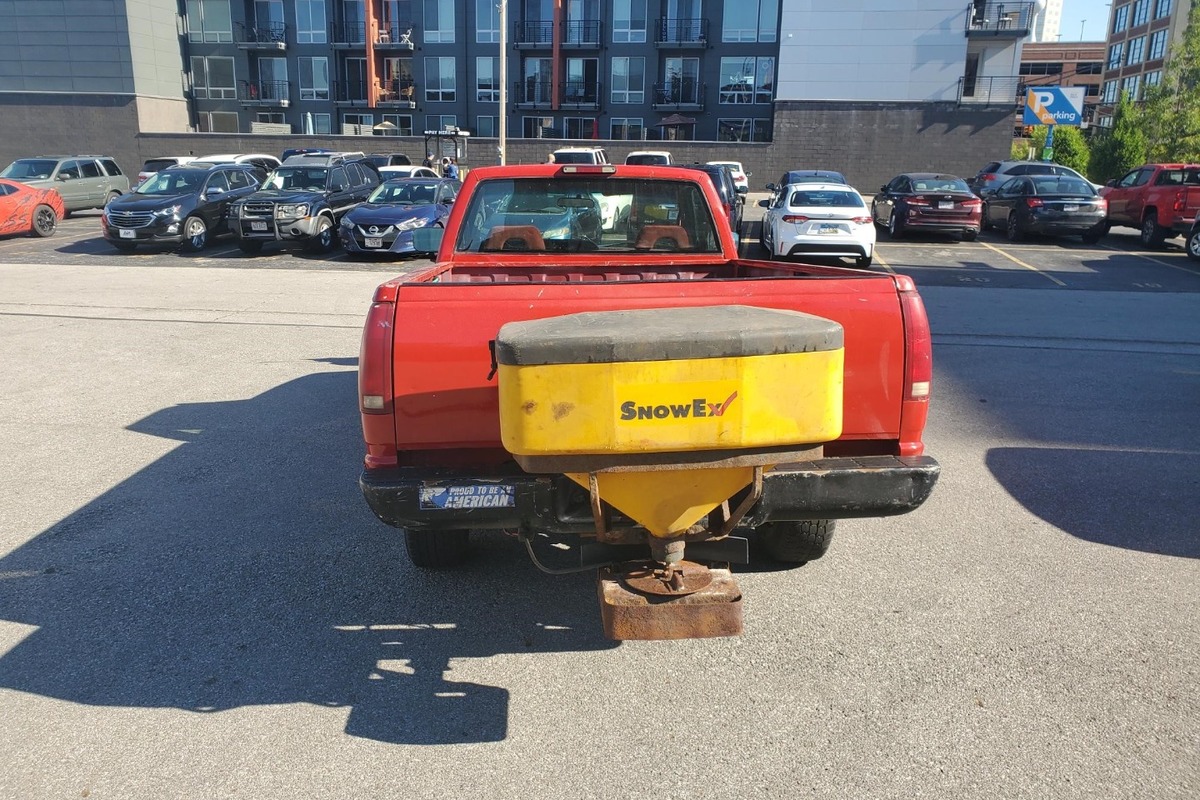 1995 Chevrolet C/K 1500 Cheyenne Standard Cab LB 4WD, 3