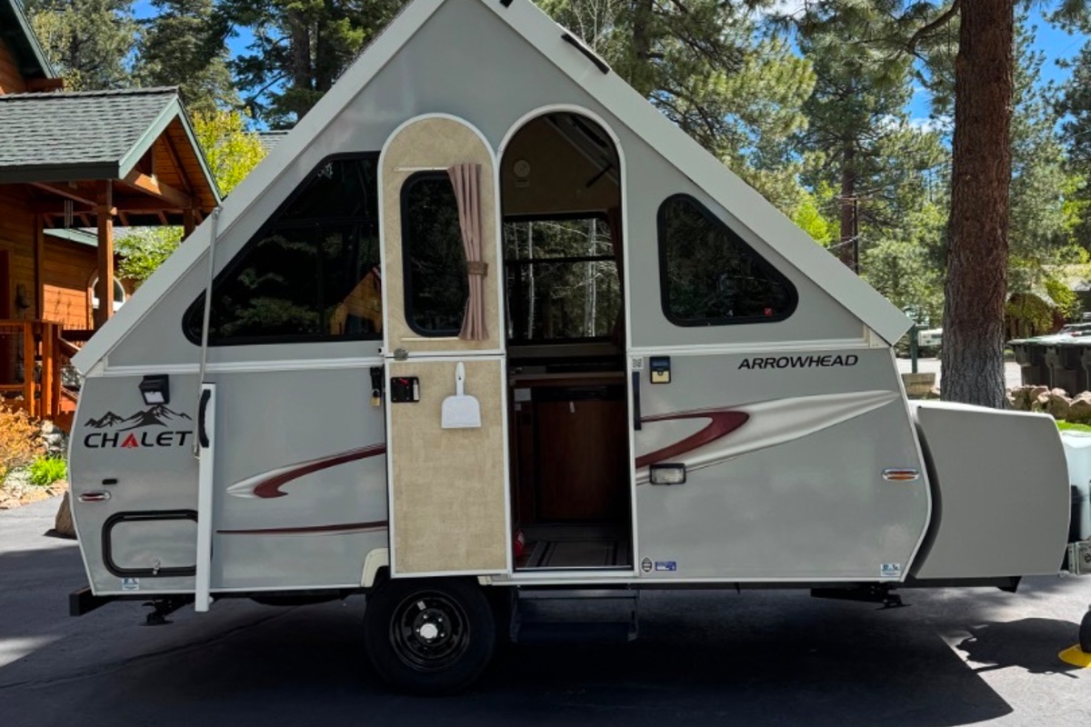 2016 Chalet RV Arrowhead Classic, 4