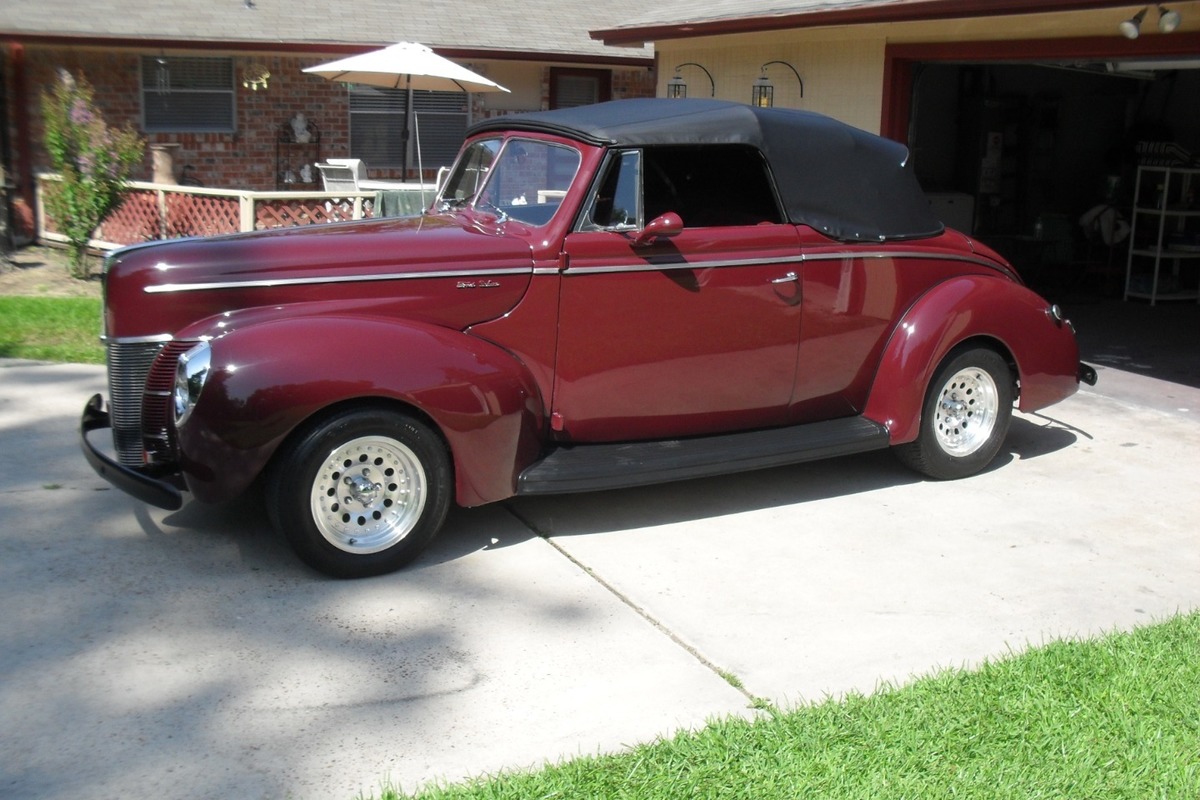 1940 Ford Deluxe Convertible, 8
