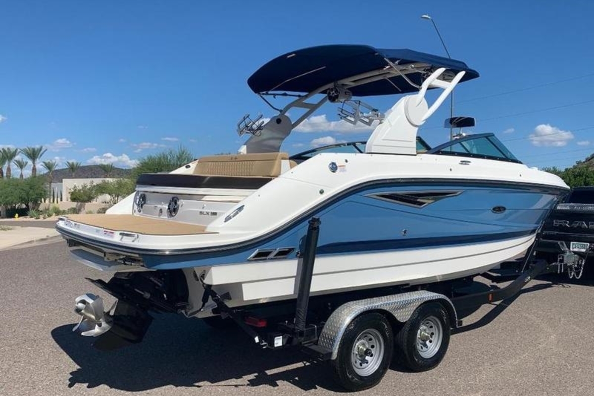 2021 Sea Ray SLX 250, 1