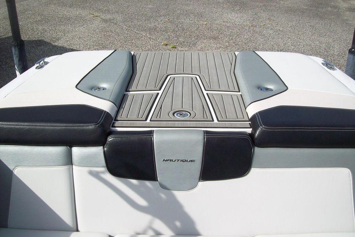 2011 Correct Craft Sport Nautique 200, 16