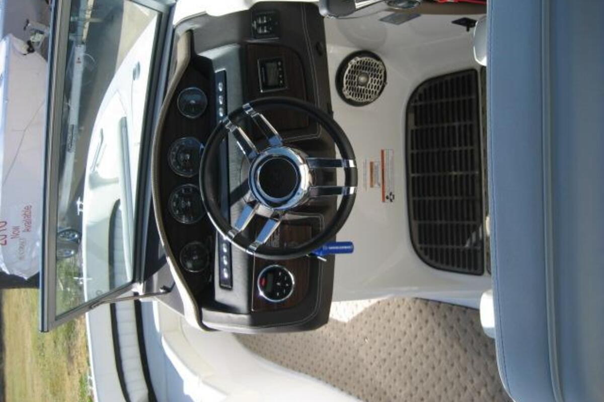 2014 Cobalt Boats A28, 4