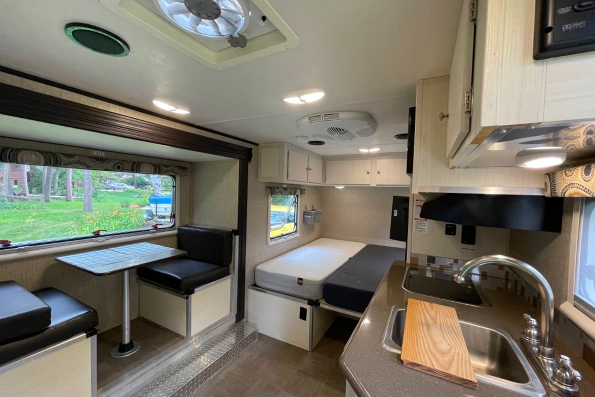 2017 Livin Lite Camp Lite 16TBS, 3