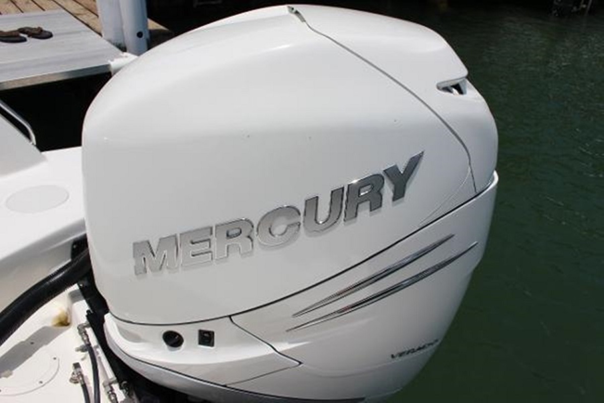 2016 Boston Whaler 230 Vantage, 10