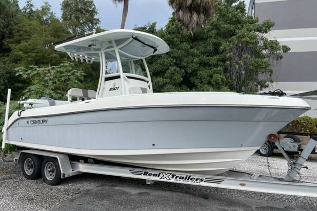 2017 Century 2301 CC, 0