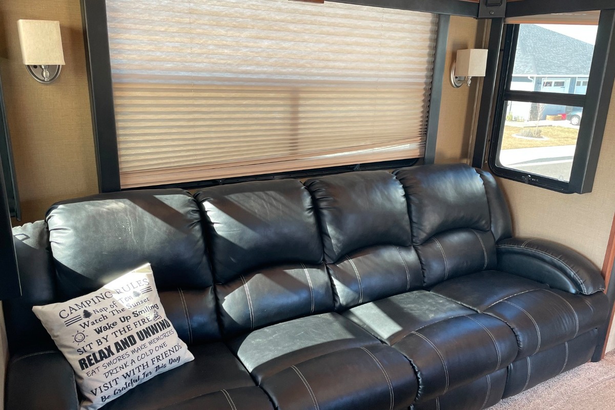 2014 Dutchmen Voltage 3200, 6