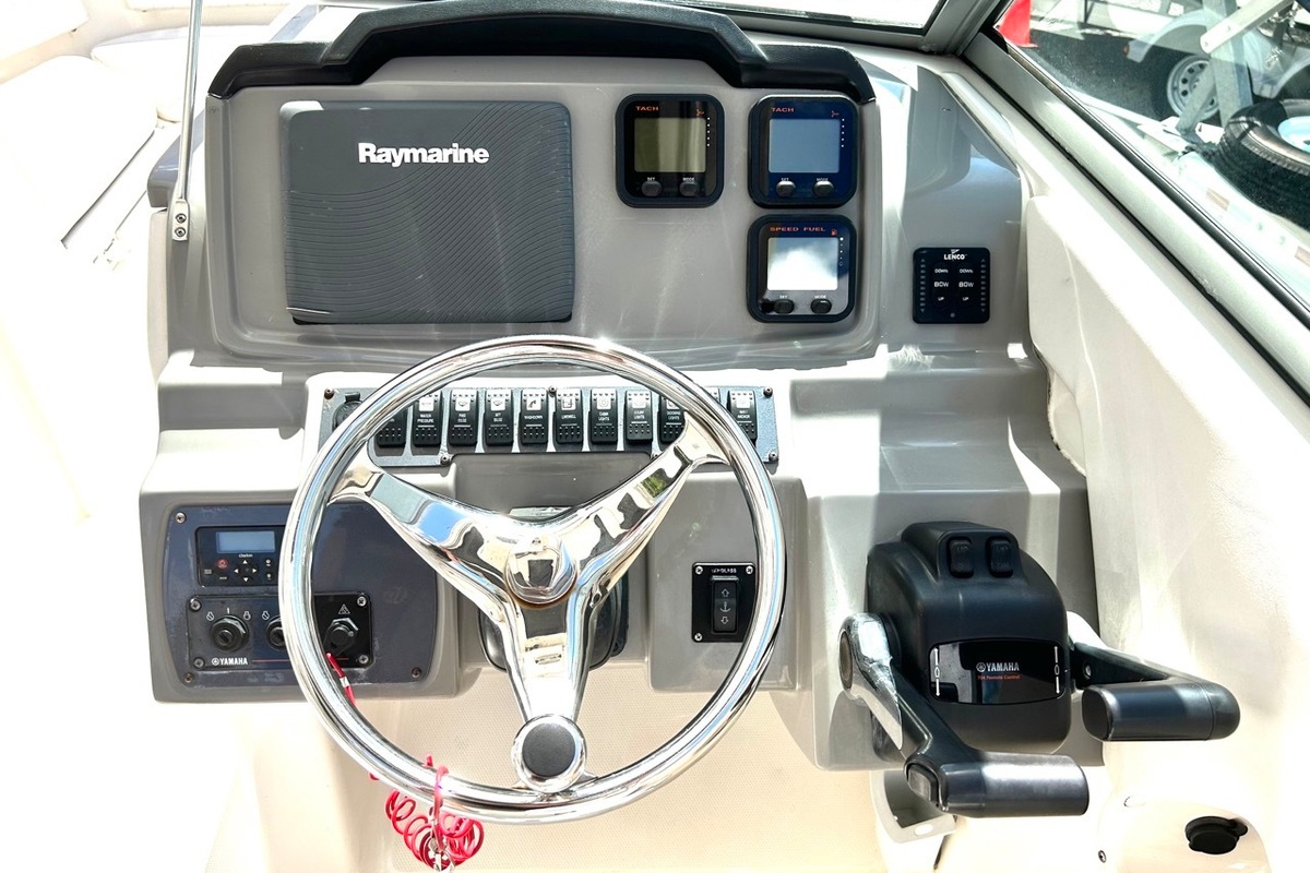 2015 Robalo R247, 21