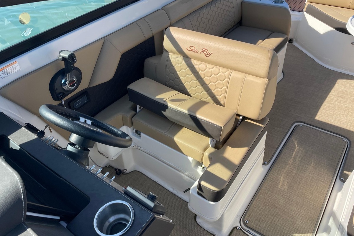 2018 Sea Ray 270 Sundeck, 5