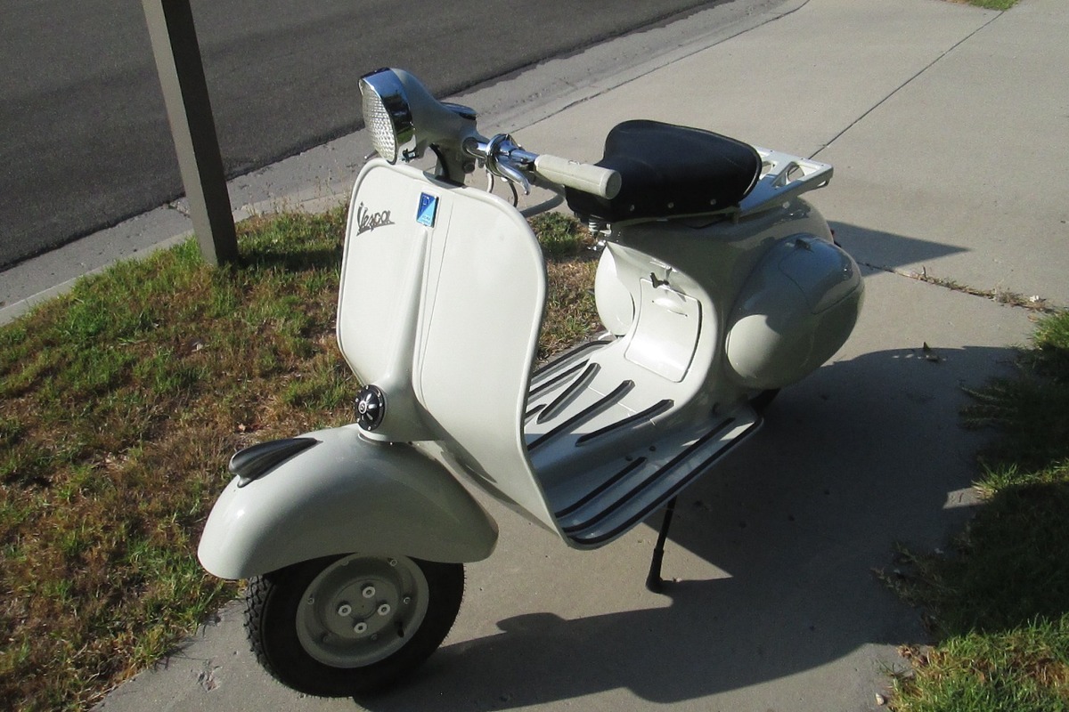 1955 Vespa 125 ACMA, 2