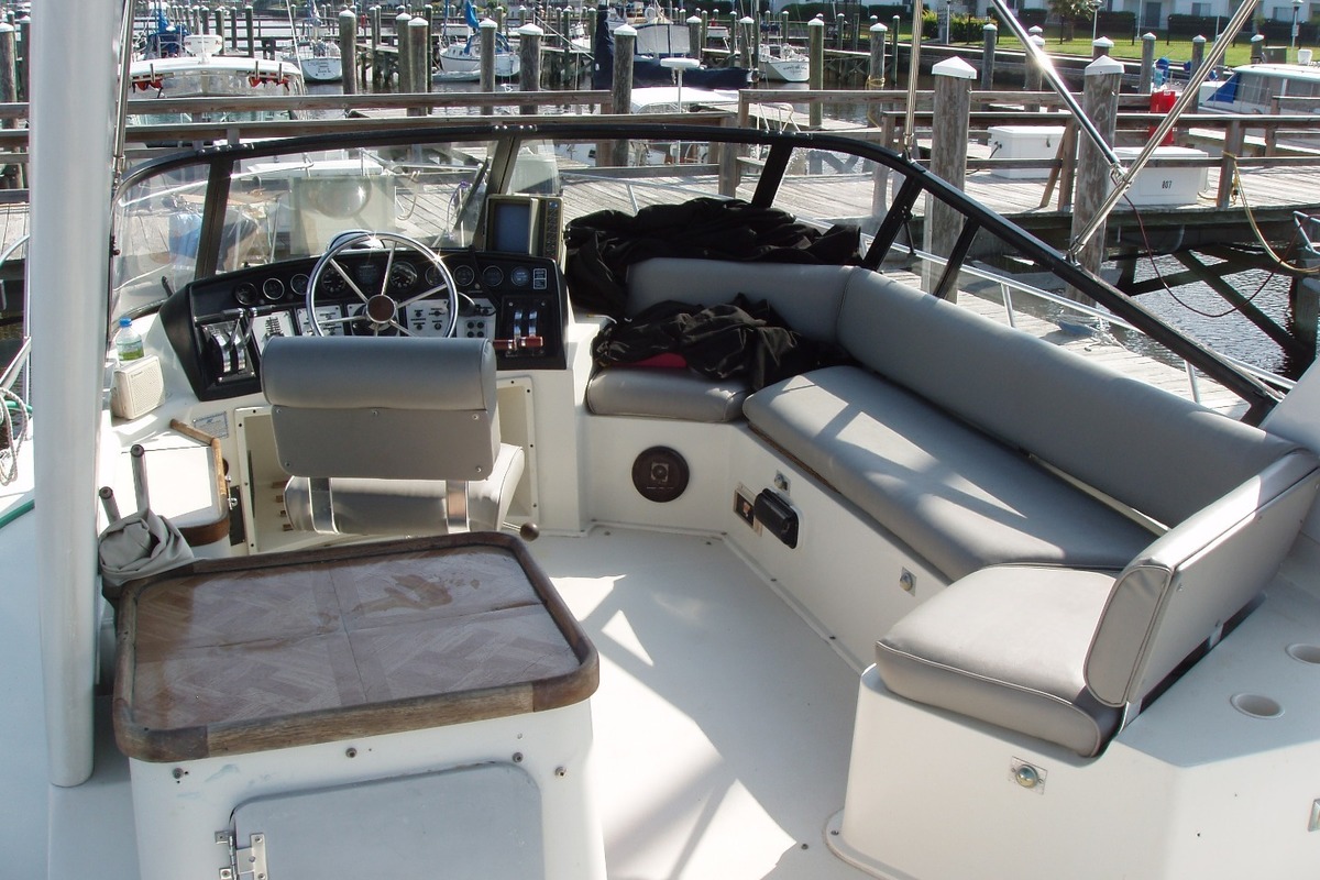 1988 Carver Yachts mariner, 3