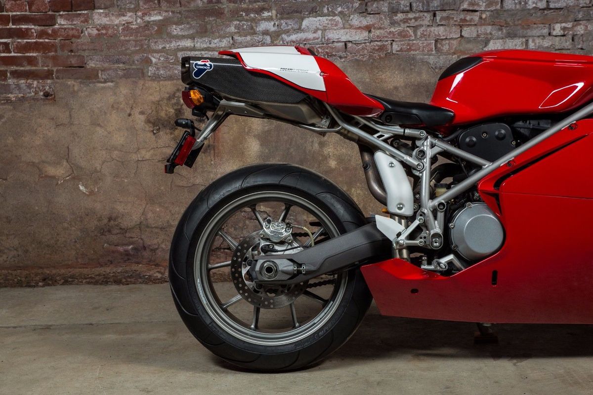 2003 Ducati 999S, 1