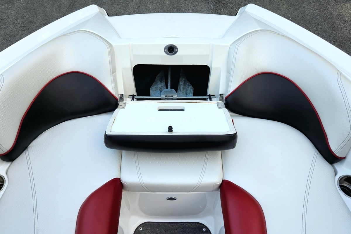 2015 MasterCraft X2 With Gen2 Surf System, 22