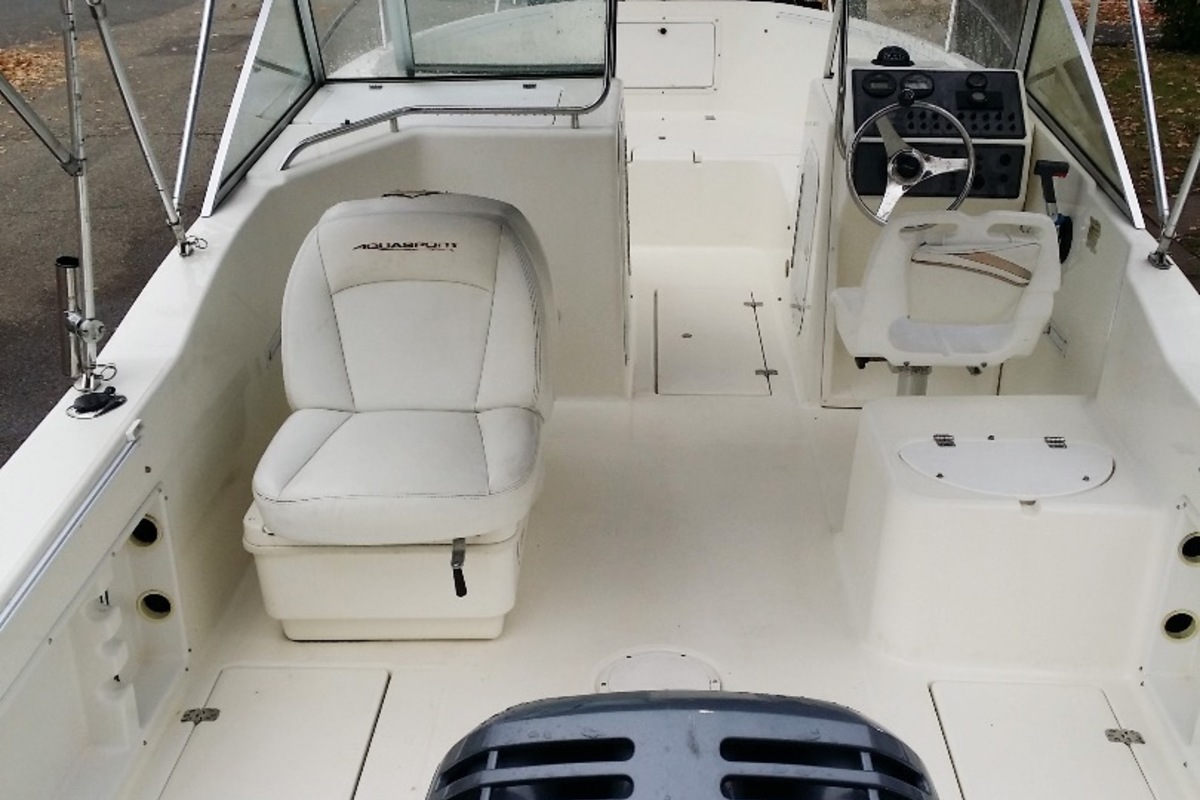 2000 Aquasport 215 Osprey Sport, 2