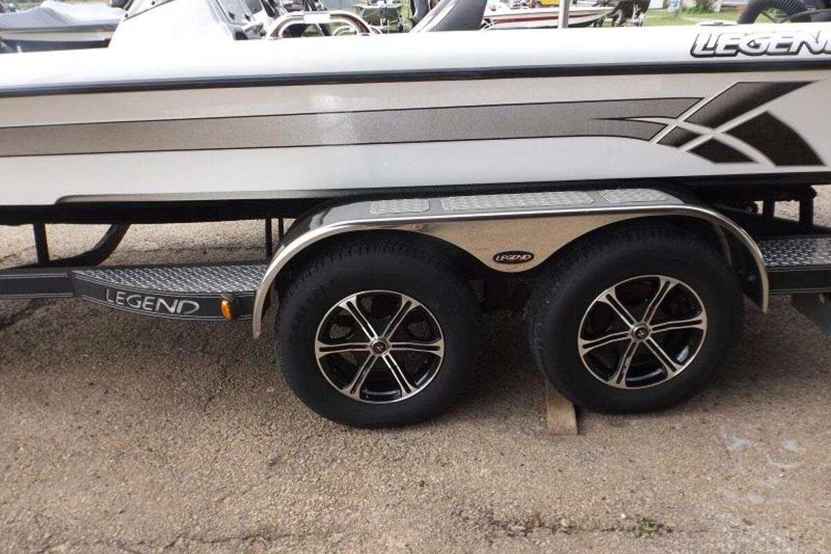 2012 Legend Boats Alpha 211 Dcx, 17