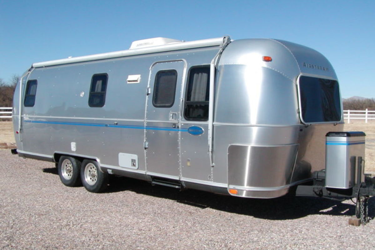 2001 Airstream Safari S-27B WB, 2
